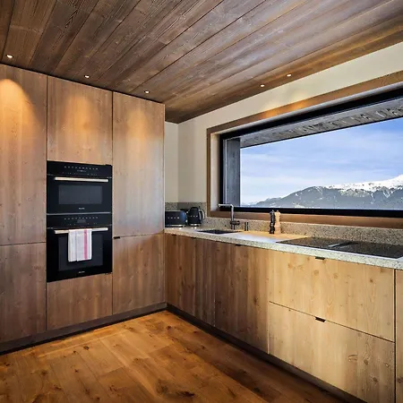 Luxueux Neuf Avec 4 Suites, Et Services A 1850 - Fr-1-830-5 *